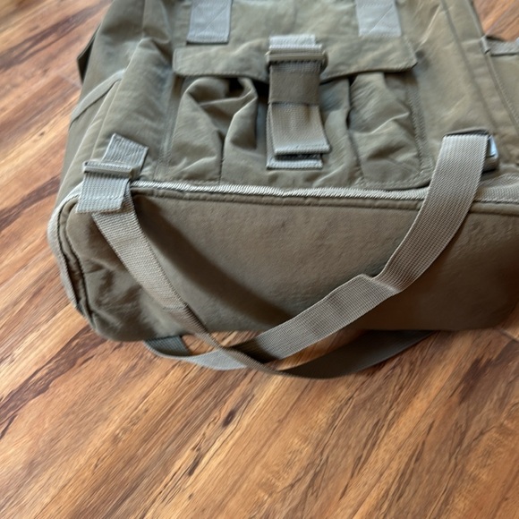 Tommy Bahama Convertible Backpack in Military Army Green / Olive - Picture 2 of 8